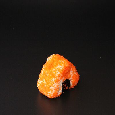 Онигири с лососем в Оsaka по цене 235 ₽