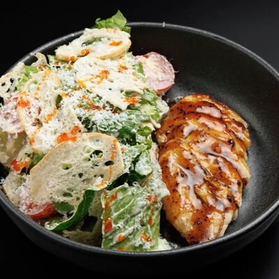 Салат Цезарьв Stories по цене 599 ₽