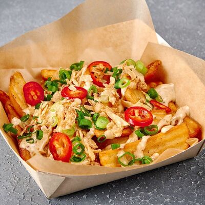 Картофельные стрипсы острые с соусом чипотле и луком фри в Прожарка по цене 249 ₽