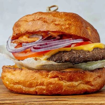 Бургер Ух ты ж в Beer-Burger по цене 520 ₽