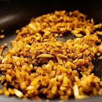 Жареный лук в Street FoodНа лаваше