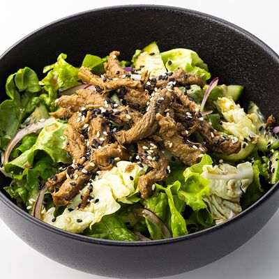 Салат с говядиной в Вкусно разно по цене 545 ₽