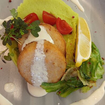 Котлеты рыбные с пюре из зеленого горошка в Эник Беник по цене 780 ₽