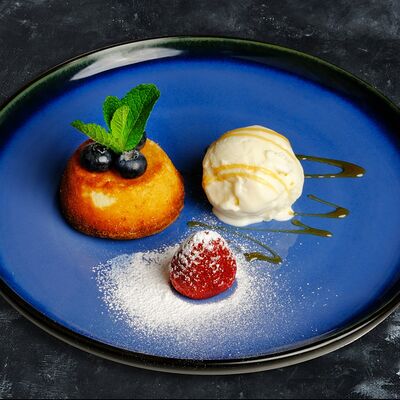 Маффин с белым шоколадом в География по цене 530 ₽