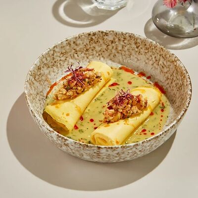 Омлет с тартаром из креветки в соусе Том ям в Гастробар DOM по цене 470