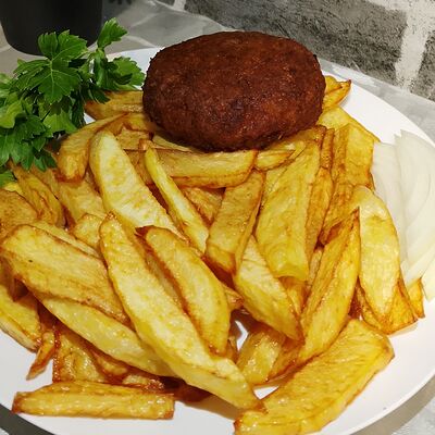 Котлетка с жареной картошкой в Шашлык & Гриль по цене 300 ₽