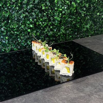 Ролл Филадельфия с угрем в Sushi adler по цене 929 ₽