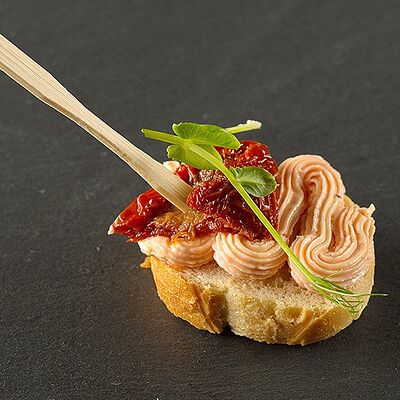 Кростини с вяленым томатом в Brusketta.pro по цене 189 ₽