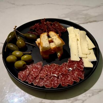 Доска к вину в Kaif Lounge по цене 950 ₽