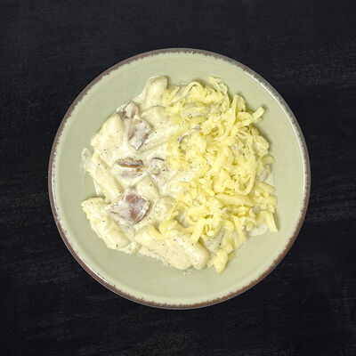 Токпокки карбонара с беконом в Kitsune Cafe по цене 500 ₽