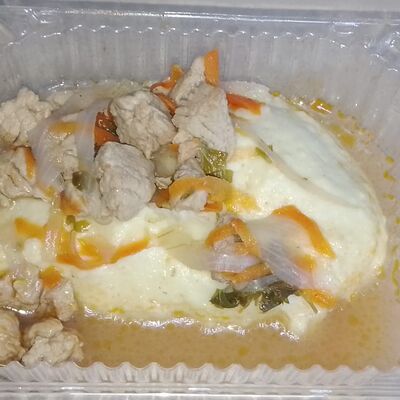 Пюре картофельное с гуляшом в Кулинария уплетайка по цене 111 ₽