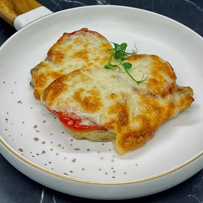 Свинина с томатами под сыромв Кафе сон у моря по цене 450 ₽