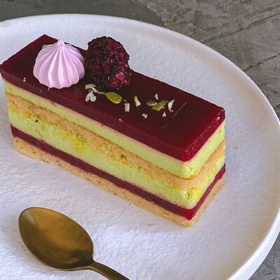 Пирожное Фисташка-малина в Tortterry по цене 280