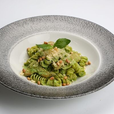 Паста с цыпленком в шпинатном соусе в Сытый кит по цене 520 ₽