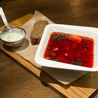 Борщ со свининой в Ava Restafe