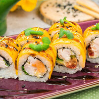 Ролл Чикен-Чиз в Луиджи & Тосё