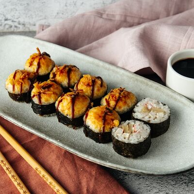 Запеченный с копченой курицей в Суши-Маркет по цене 455 ₽