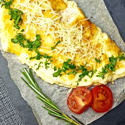 Омлет с сыром и помидорами в Sisters Food по цене 200