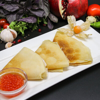 Блины с лососевой икрой в Кафе Хинкальная по цене 340 ₽