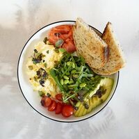 Gagarin завтрак с лососемв Gagarin Coffee & Kitchen