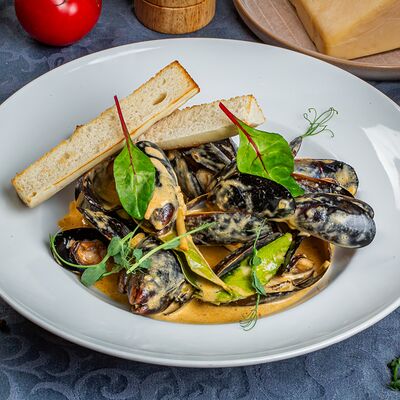 Мидии в соусе Том ям в Космос по цене 750 ₽