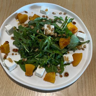 Салат с печеной тыквой в S-coffee House по цене 500 ₽