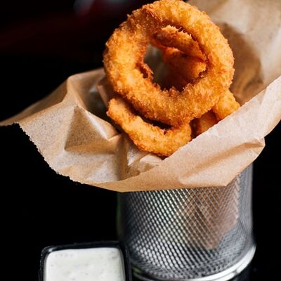 Кольца кальмара в кляре в О`Briens по цене 378 ₽