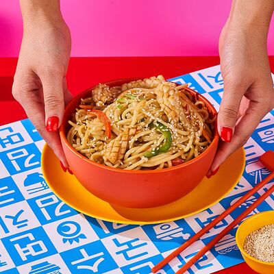 Вок с кальмаром в сливочно-устричном соусе в Korean Chick по цене 447