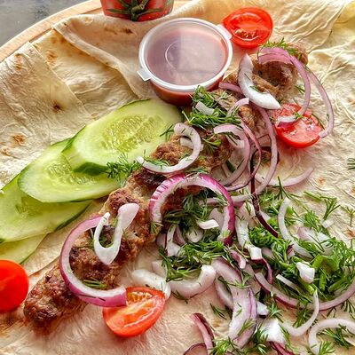 Комбо люля-кебаб из говядины и напиток в Мясная ярмарка по цене 589 ₽