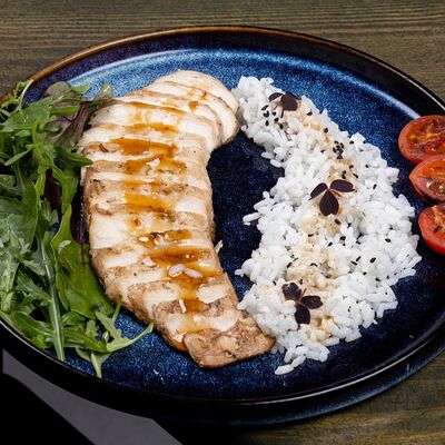 Филе грудки в стиле Инь Ян в Лаунж бар 6/20 по цене 890 ₽