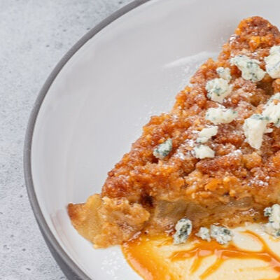 Грушевый пирог с горгонзолой в Smokery по цене 570 ₽