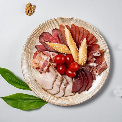 Мясное ассорти в Месье Жан Поль по цене 1080 ₽
