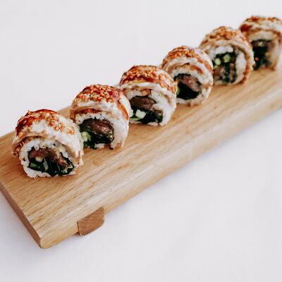 С угрем и тартаром из тунца в Клёво по цене 1450 ₽