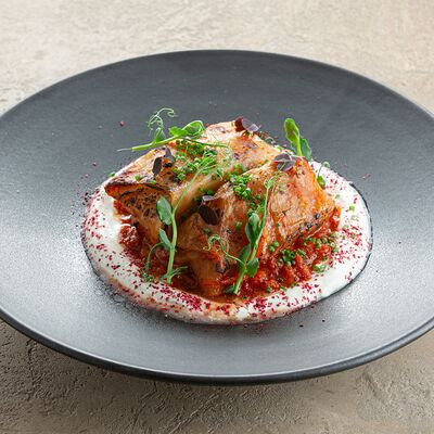 Голубцы с соусом из томатов и сладкой моркови в Иван да Марья по цене 940 ₽