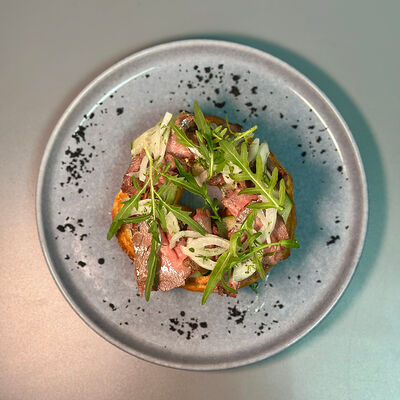 Заварное кольцо с ростбифом в Парнас по цене 460 ₽