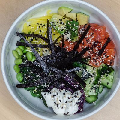 Боул с лососем в Больше восьми по цене 690 ₽