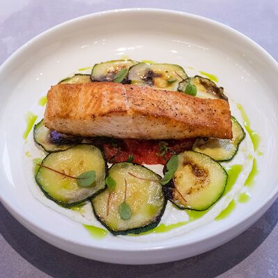 Лосось на гриле с цуккини и томатами в One Special по цене 910 ₽