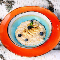 Каша овсяная со свежей ягодой и бананом в ФедяДичь