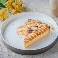 Лимонный тарт в Rombus cafe