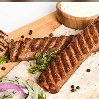 Люла-кебаб из говядины в лаваше в Экспресс-пекарня