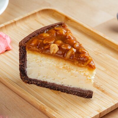 Чизкейк Сникерсв Tasty box по цене 350