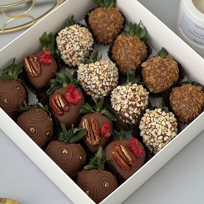 Клубника в шоколаде №30 в Lovely Berry по цене 3890 ₽