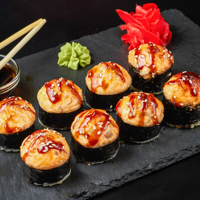 Запеченный ролл с крабом в Суши Палки по цене 295 ₽