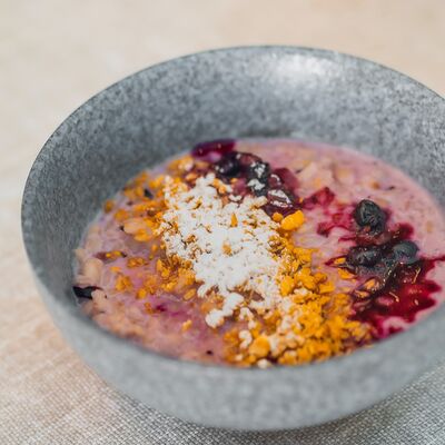 Булгур с ягодами в Есть на море по цене 325 ₽