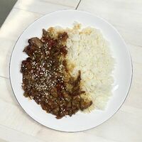 Курица по-тайски с овощами и рисом в Вкусницца