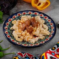 Гуляш и макароны в Али