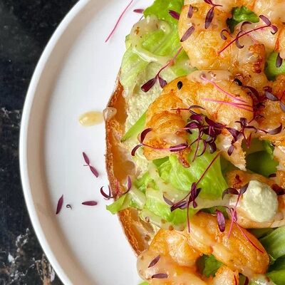 Брускетта с креветкойв Albert coffee по цене 440 ₽