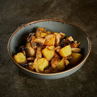 Жареный картофель с грибами в Корчма