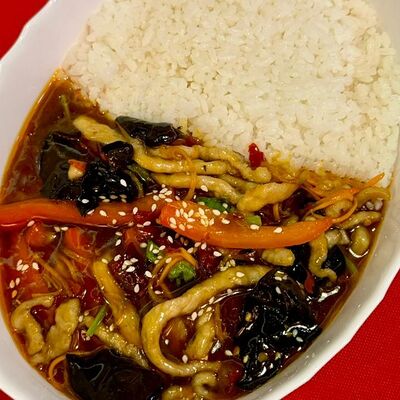 Свинина Юйсян с рисом в Китайская столовая по цене 529 ₽