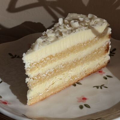 Торт молочная девочкав Кофейня Бодрячино по цене 350 ₽